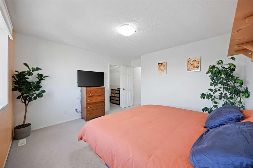 128 Everglen Road SW