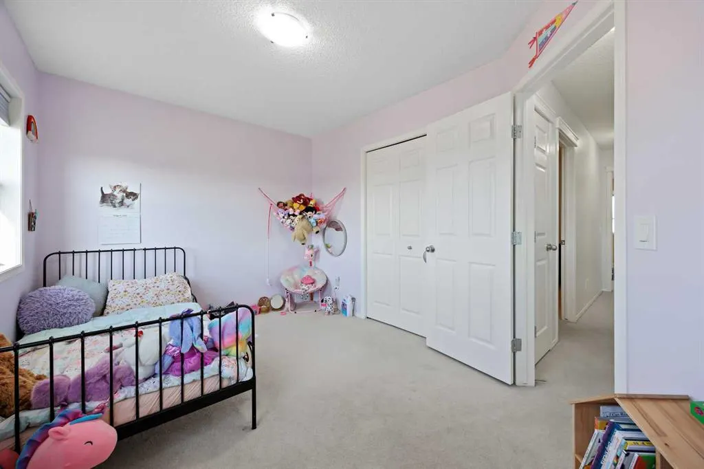 128 Everglen Road SW