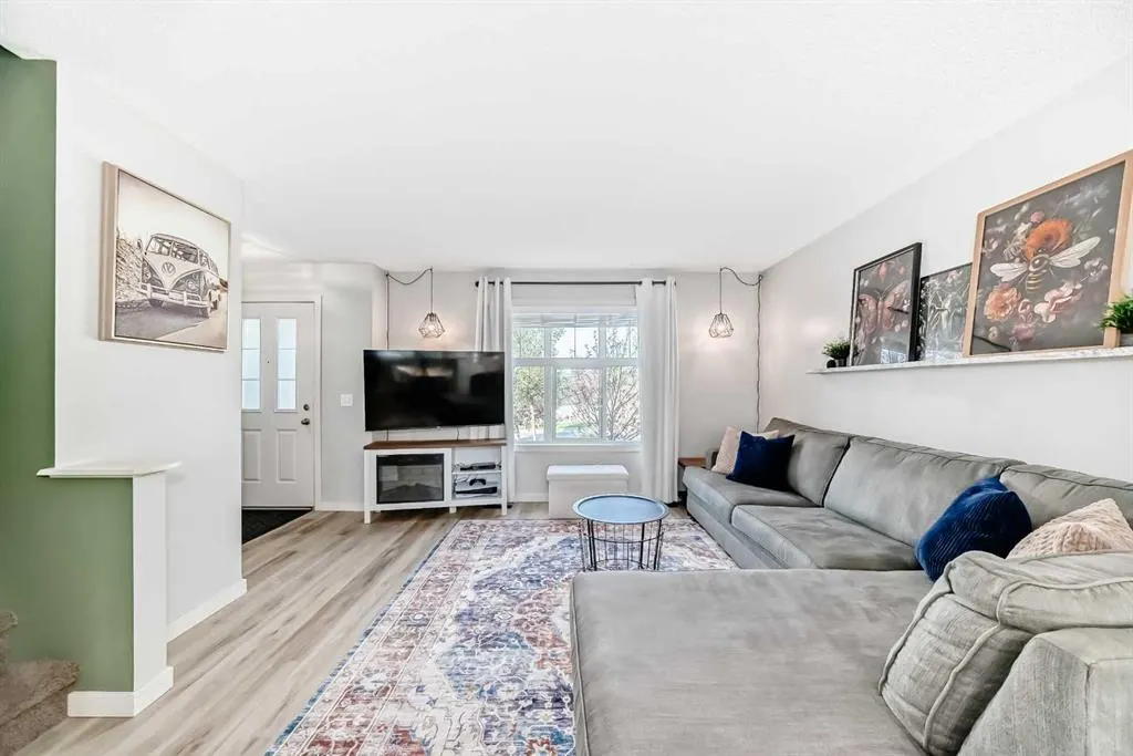 28 Sunset Road