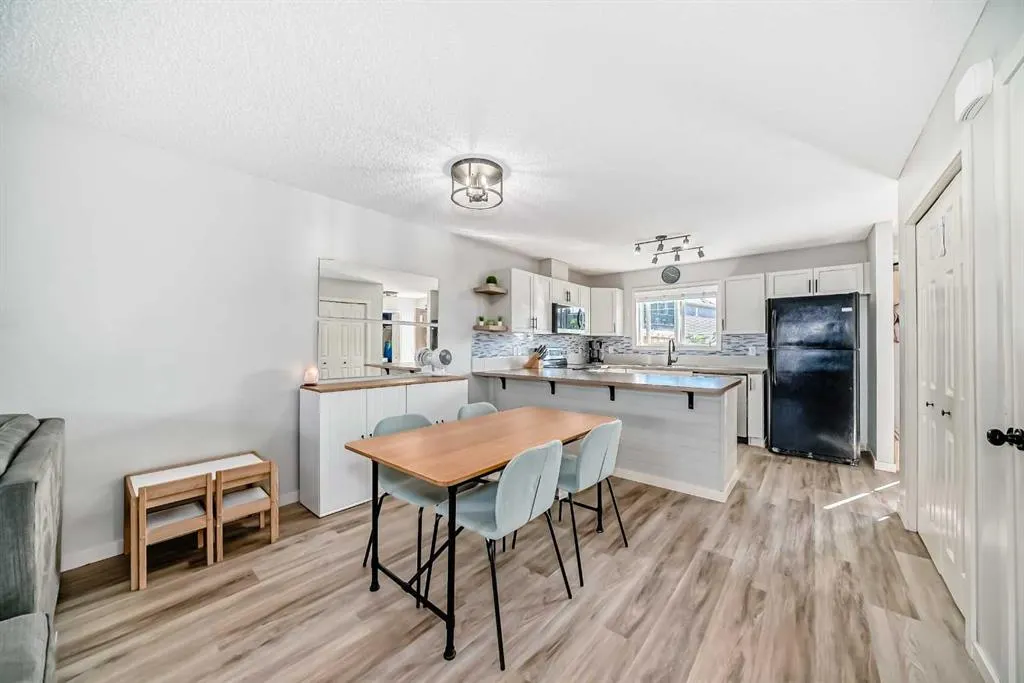 28 Sunset Road