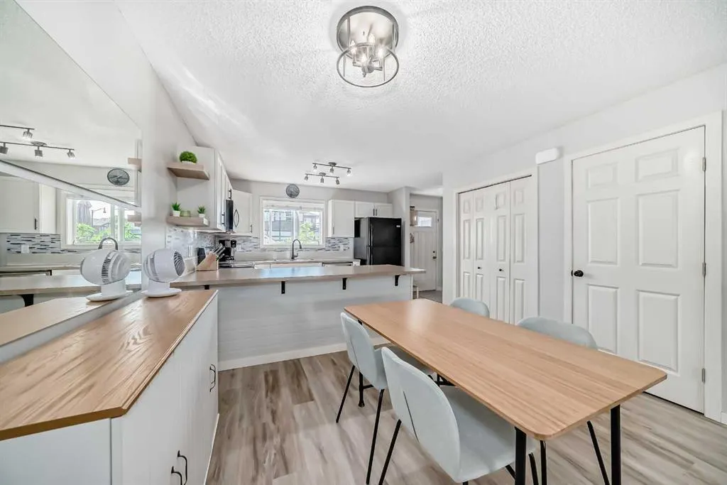 28 Sunset Road