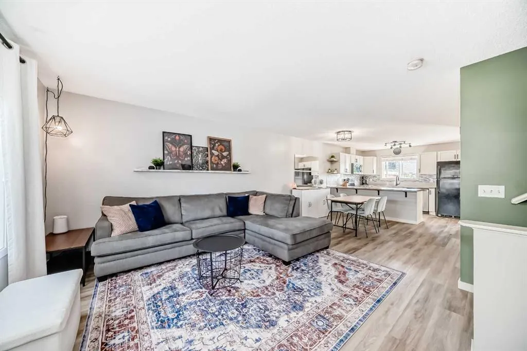 28 Sunset Road