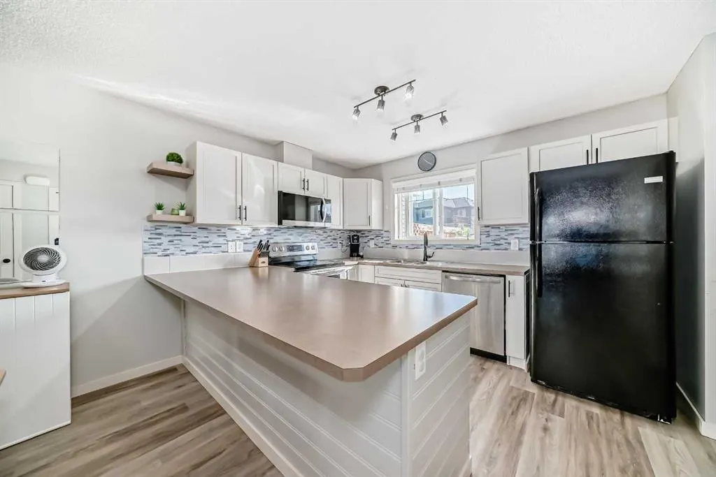 28 Sunset Road