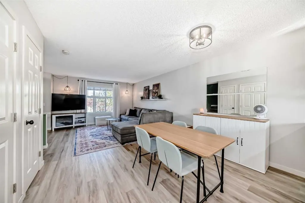 28 Sunset Road