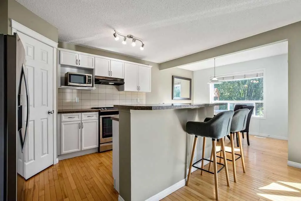 275 Cougar Plateau Way SW