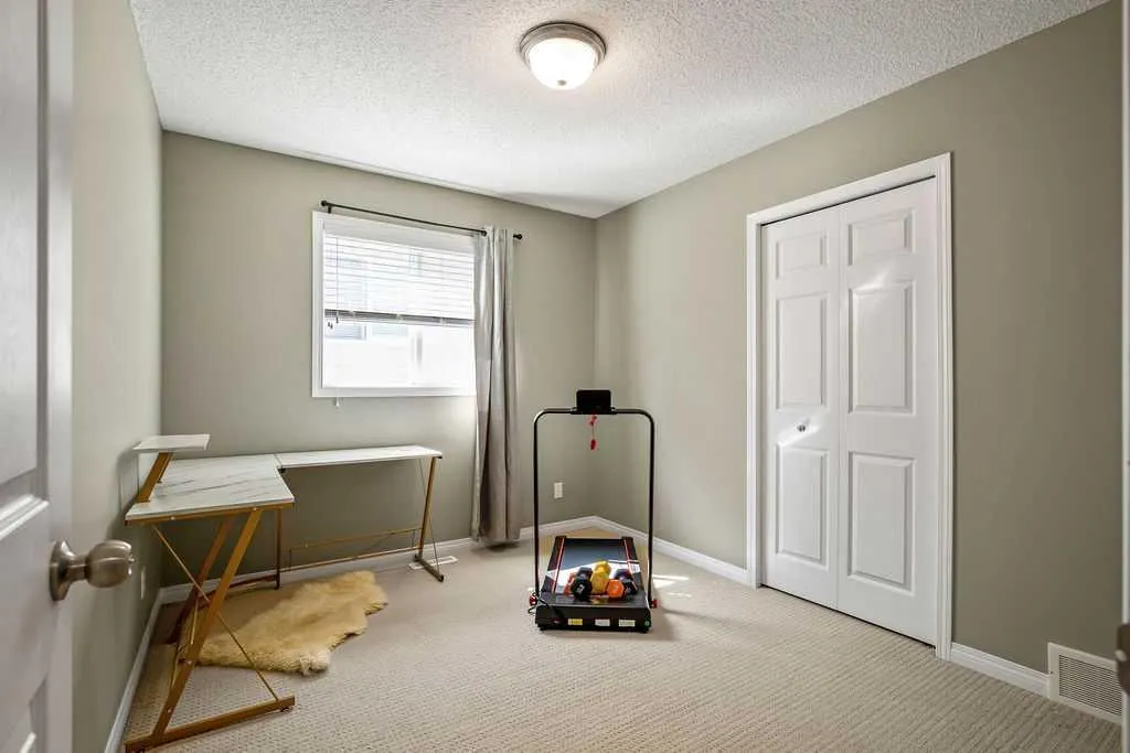 275 Cougar Plateau Way SW