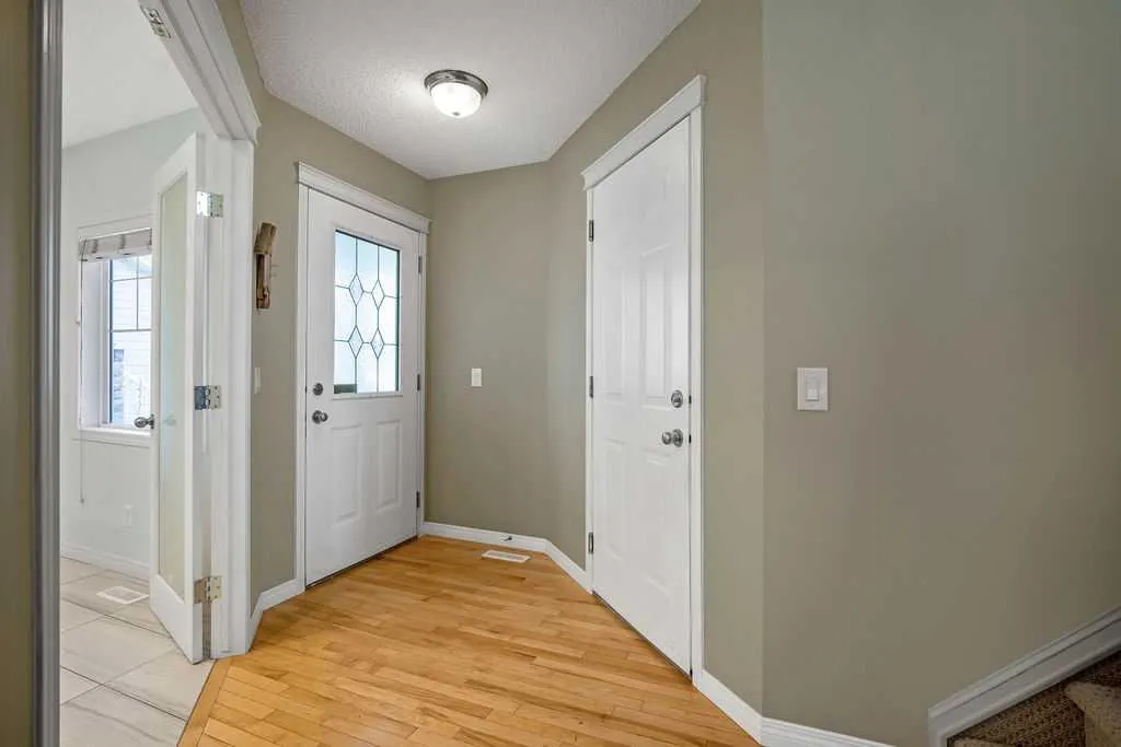 275 Cougar Plateau Way SW