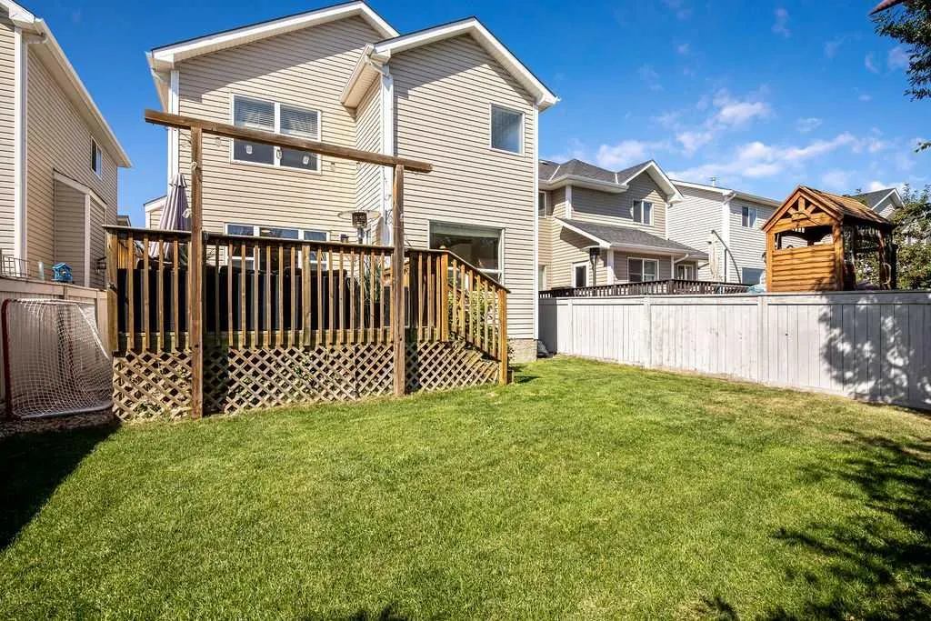 275 Cougar Plateau Way SW