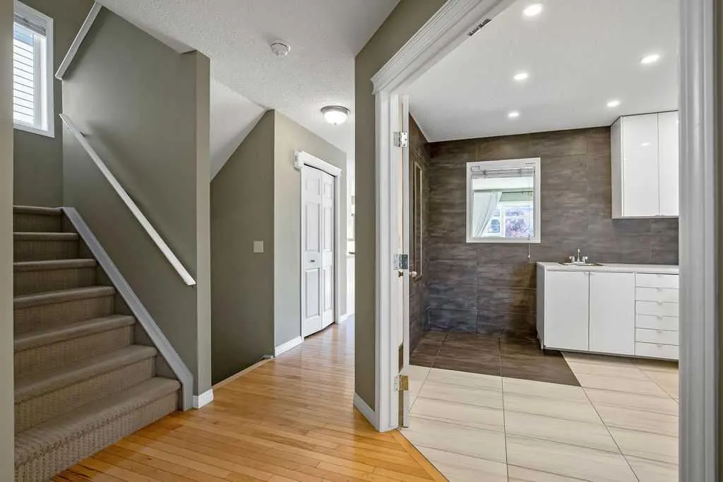 275 Cougar Plateau Way SW