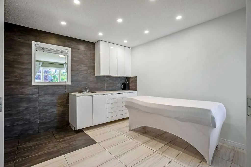 275 Cougar Plateau Way SW