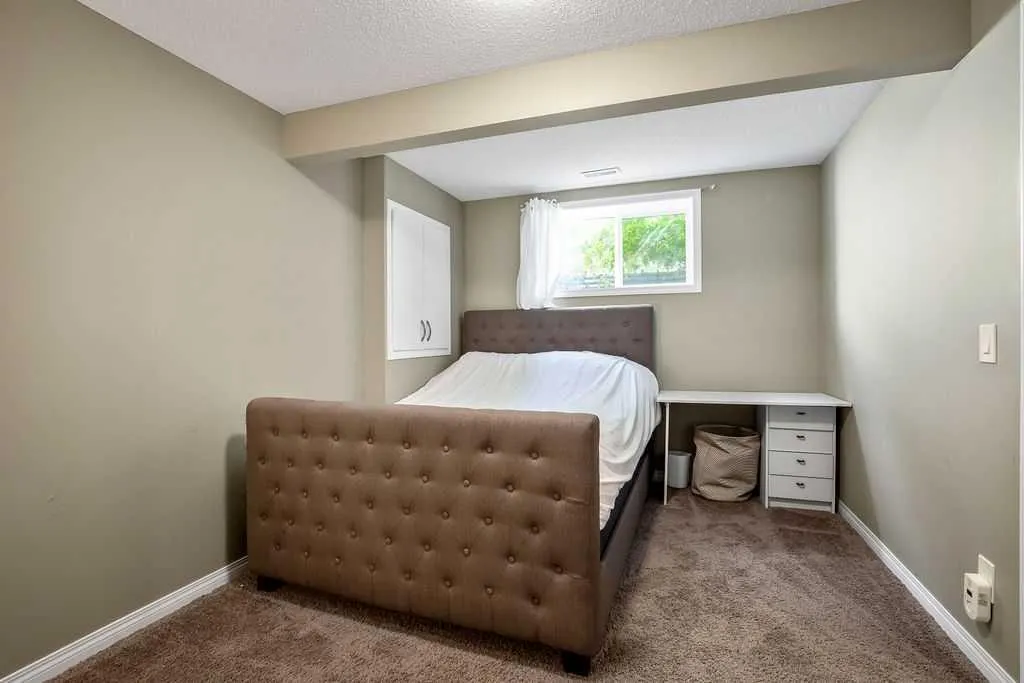 275 Cougar Plateau Way SW