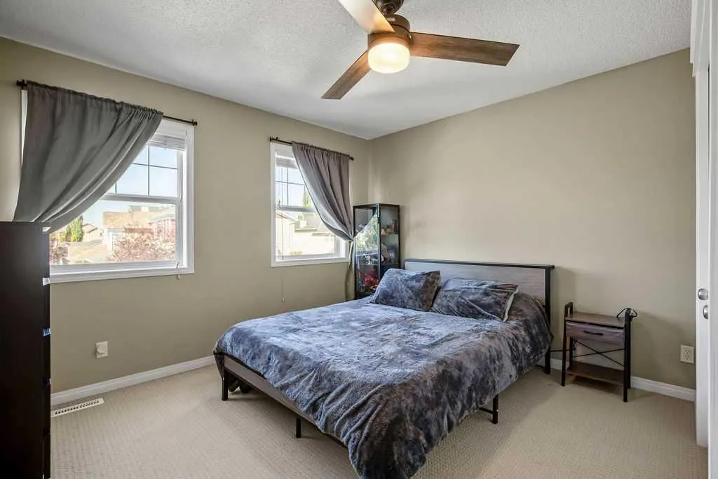275 Cougar Plateau Way SW