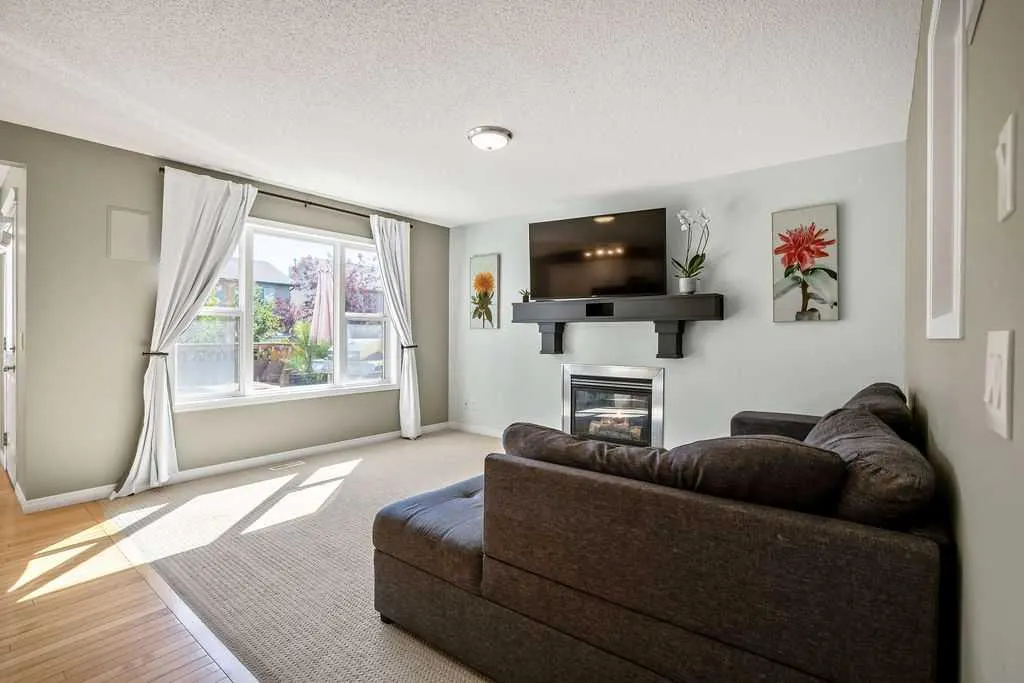 275 Cougar Plateau Way SW