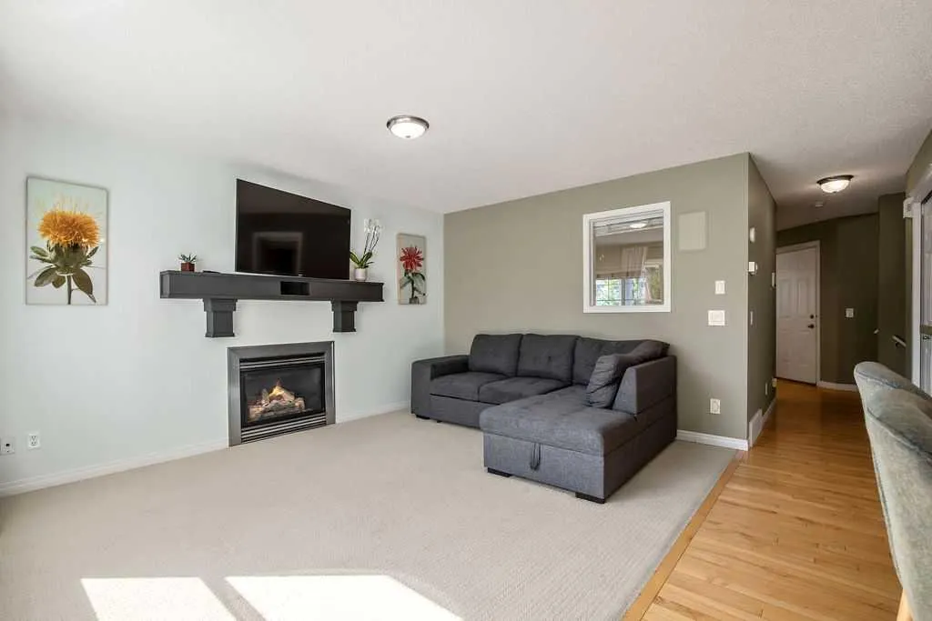 275 Cougar Plateau Way SW