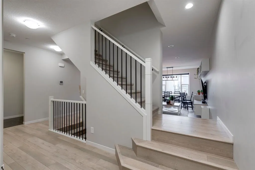 17 Howse Terrace NE