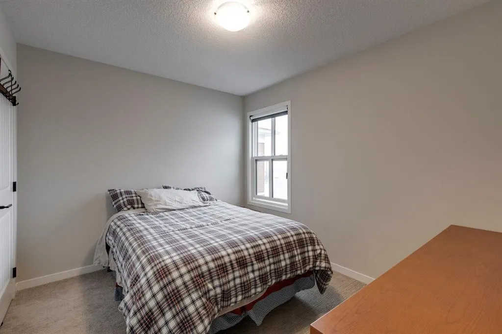 17 Howse Terrace NE