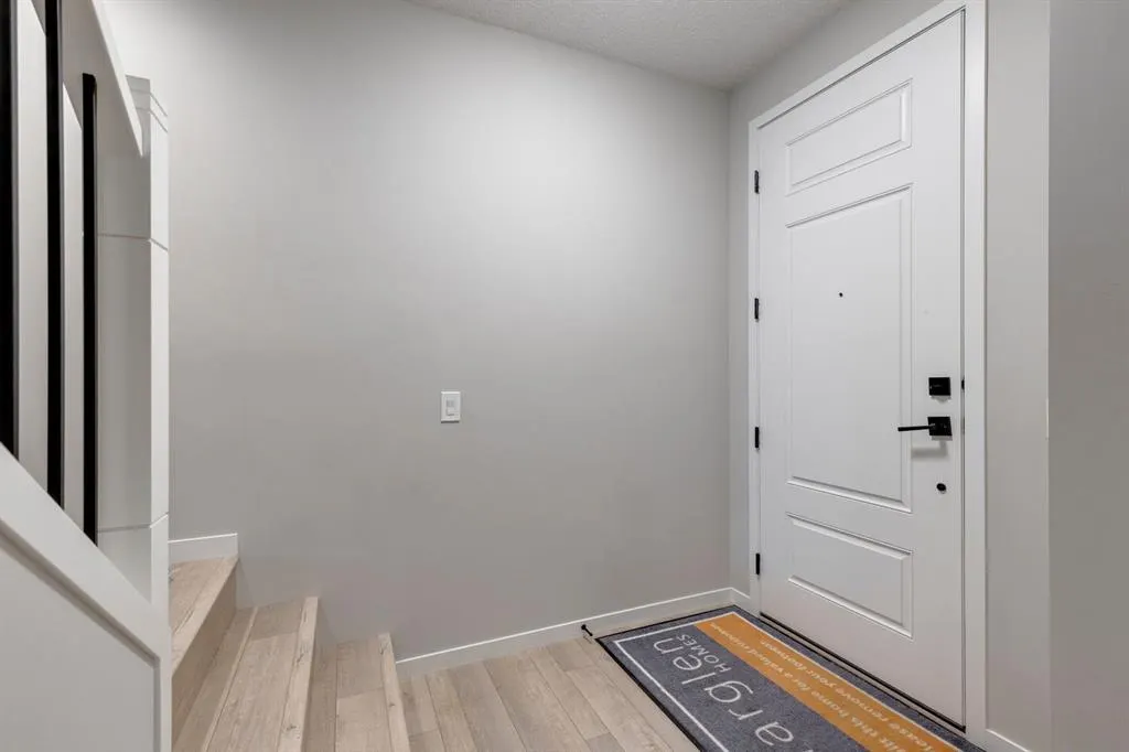 17 Howse Terrace NE