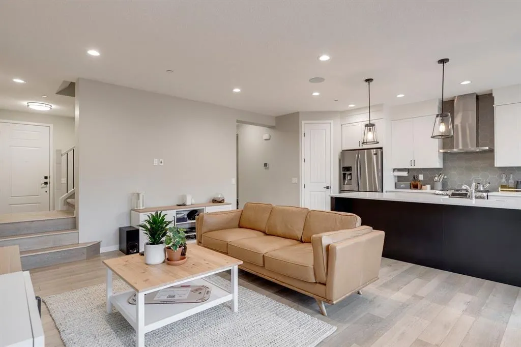 17 Howse Terrace NE