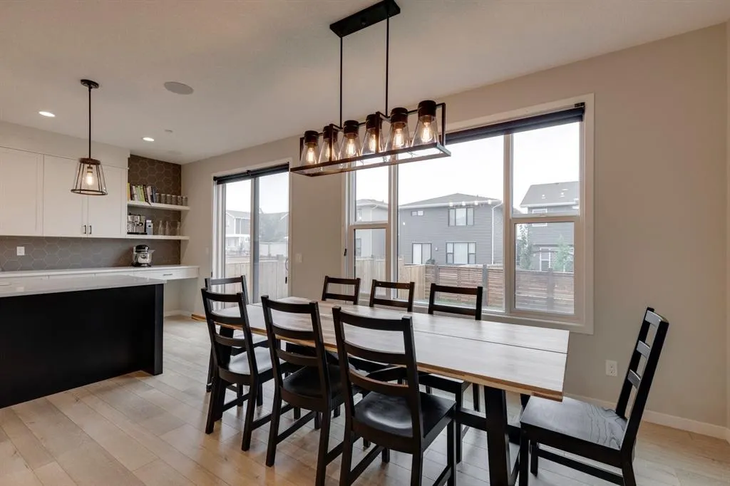 17 Howse Terrace NE