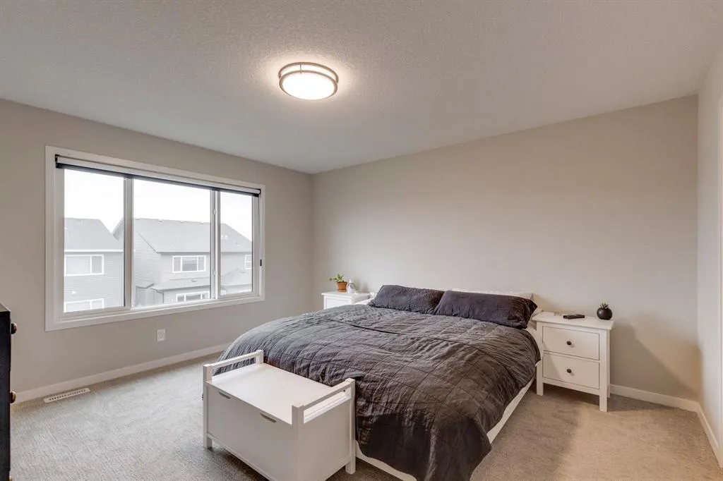 17 Howse Terrace NE
