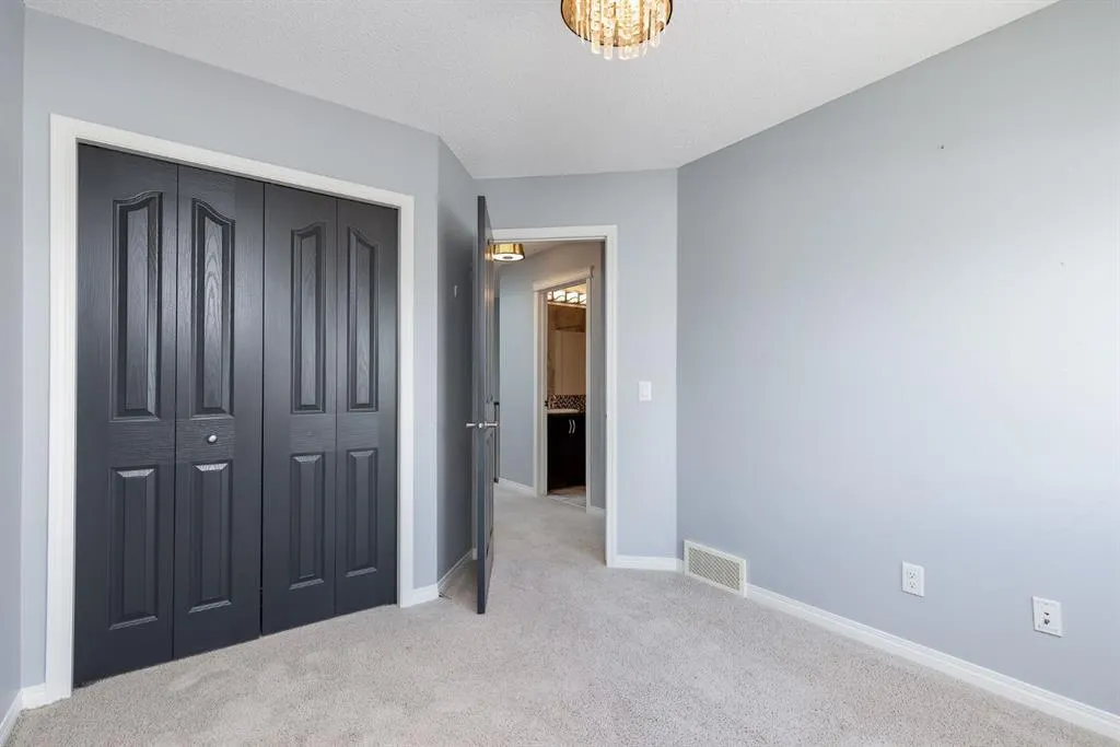 267 Cranford Close SE