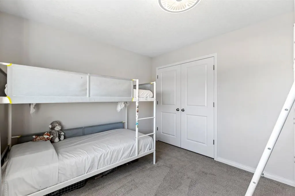 10 Poplar Ridge Close
