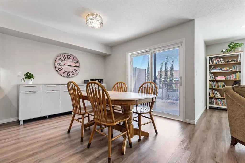 10 Poplar Ridge Close