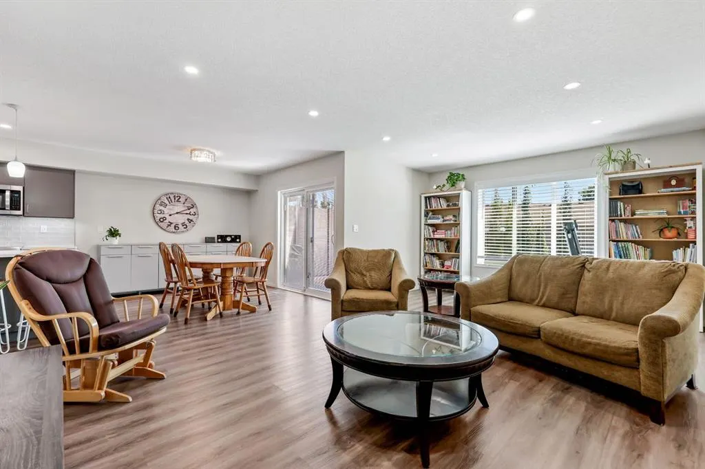 10 Poplar Ridge Close
