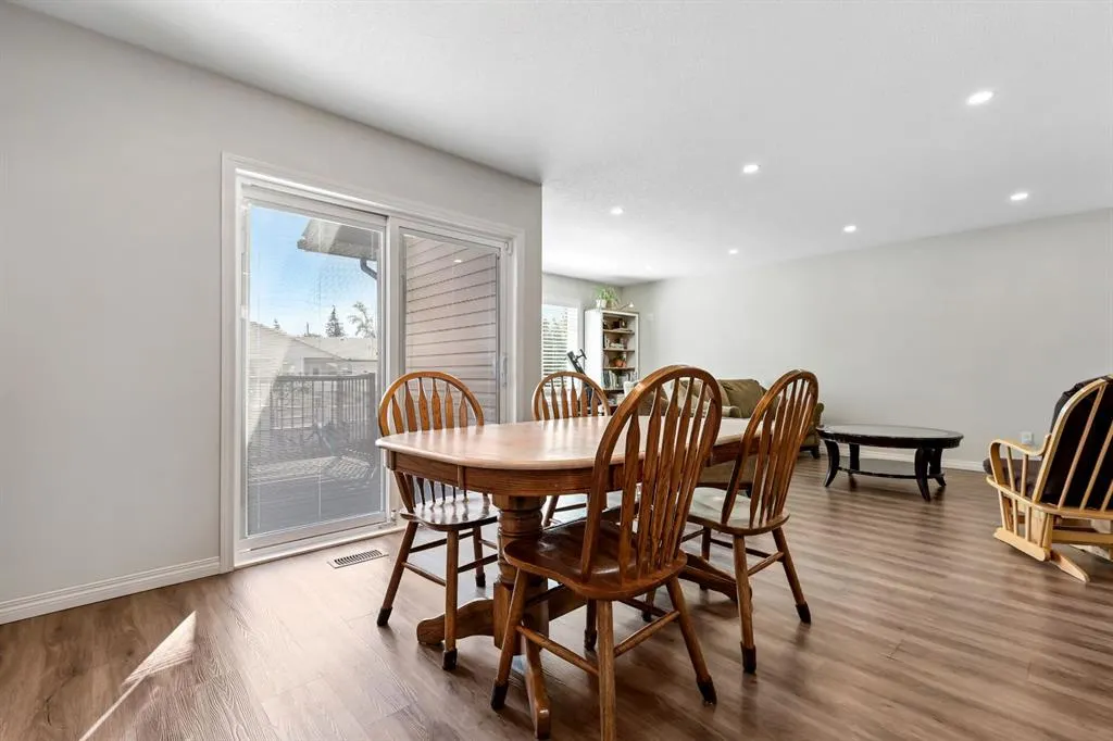 10 Poplar Ridge Close
