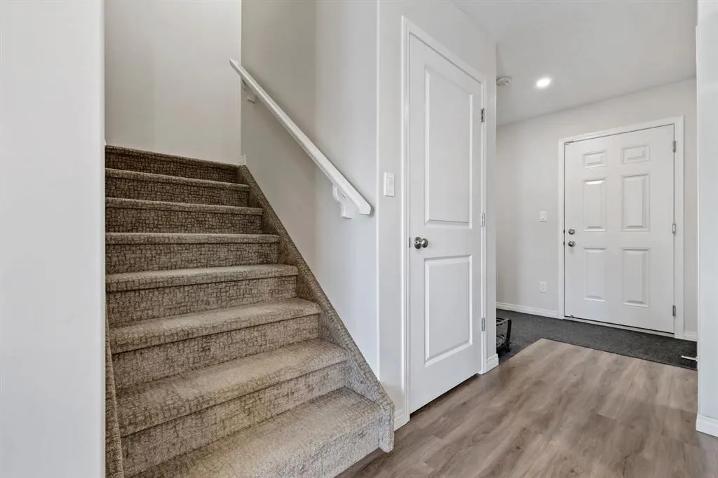 10 Poplar Ridge Close