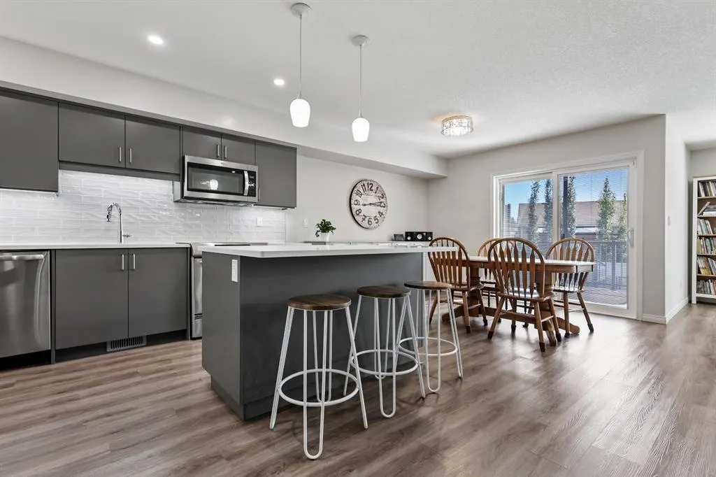 10 Poplar Ridge Close