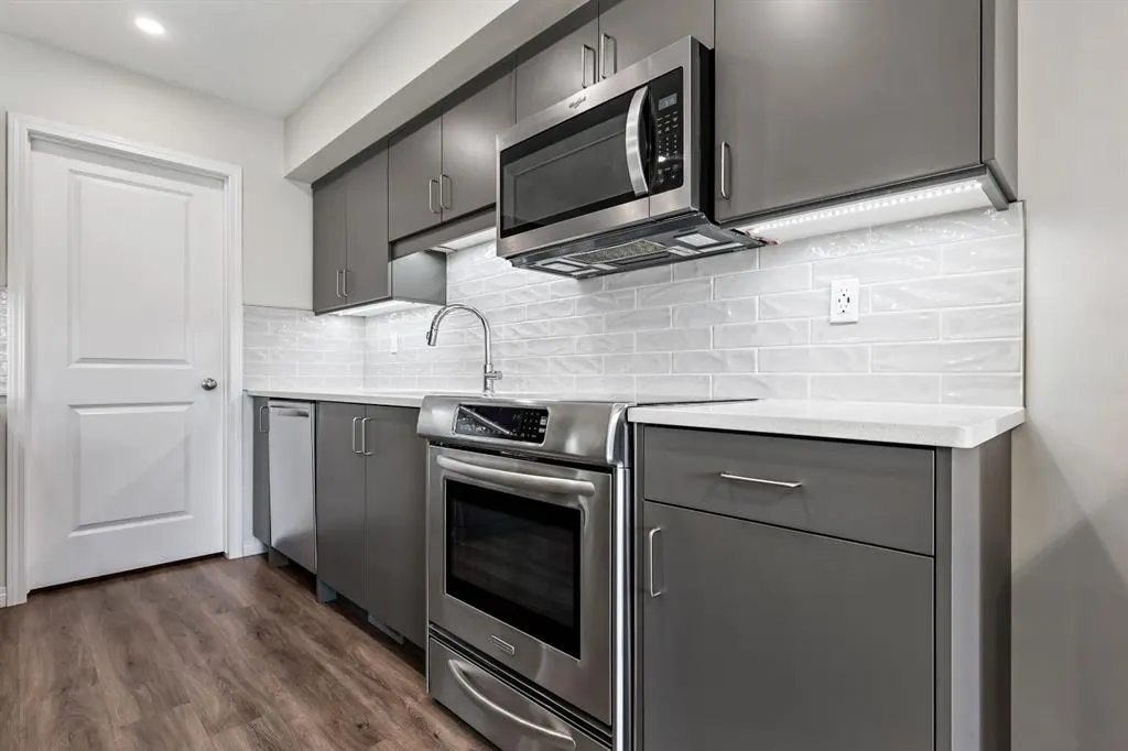 10 Poplar Ridge Close