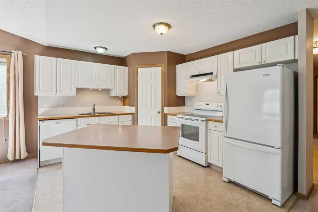 38 Somervale Point SW