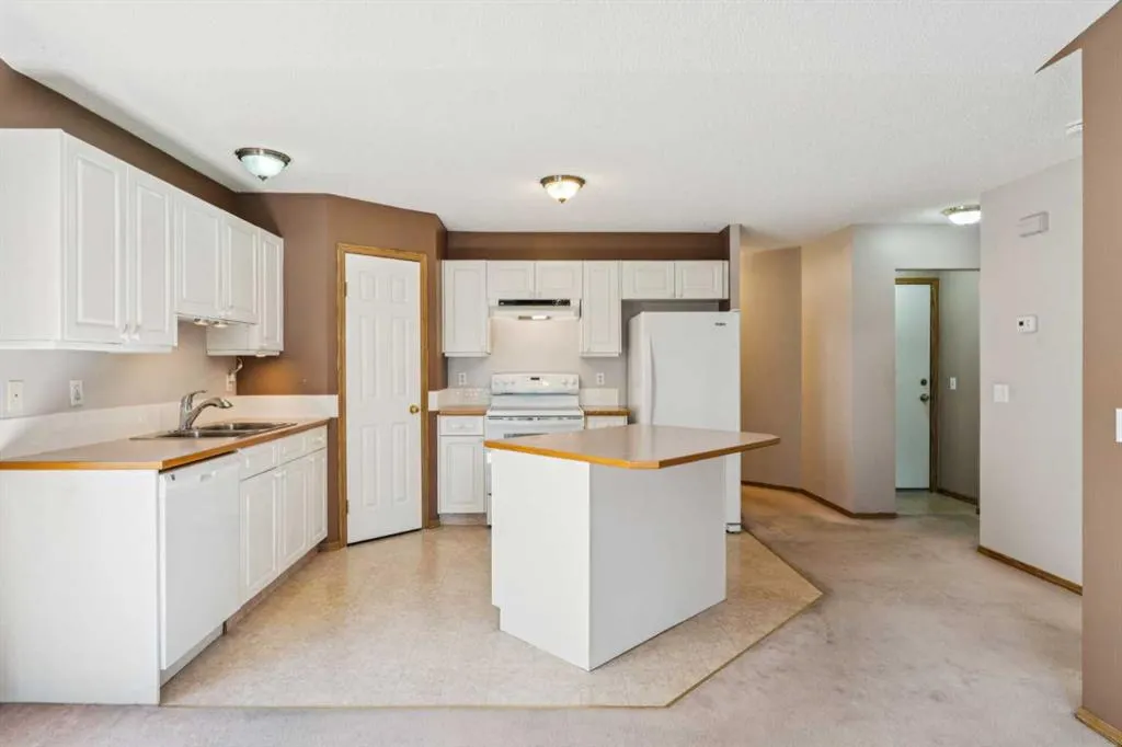 38 Somervale Point SW