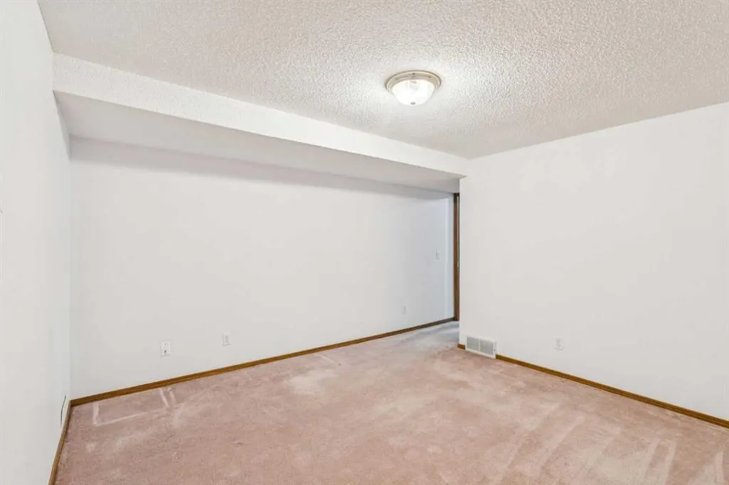 38 Somervale Point SW