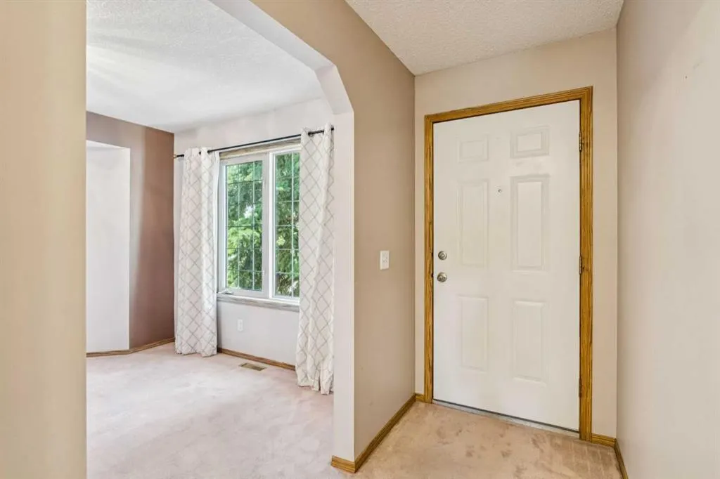 38 Somervale Point SW