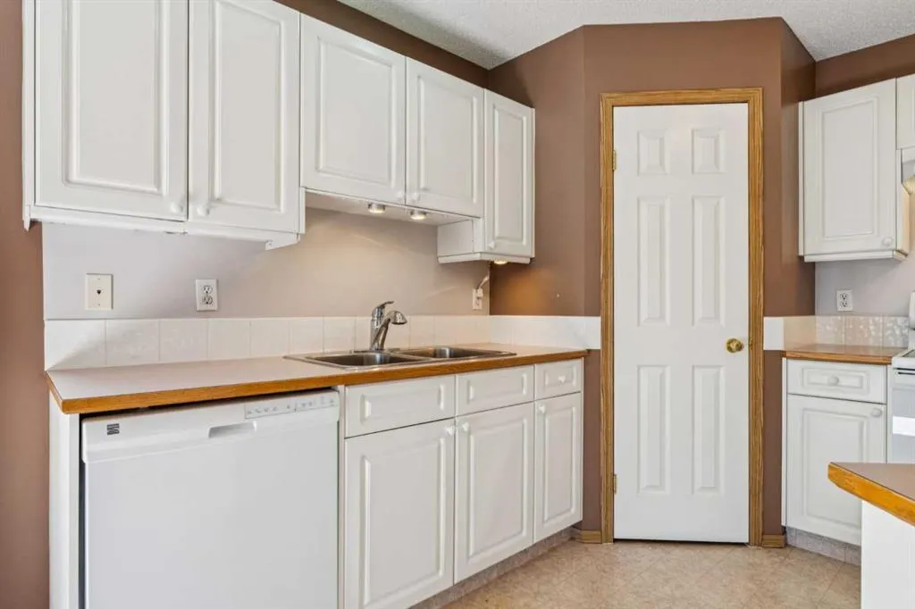 38 Somervale Point SW