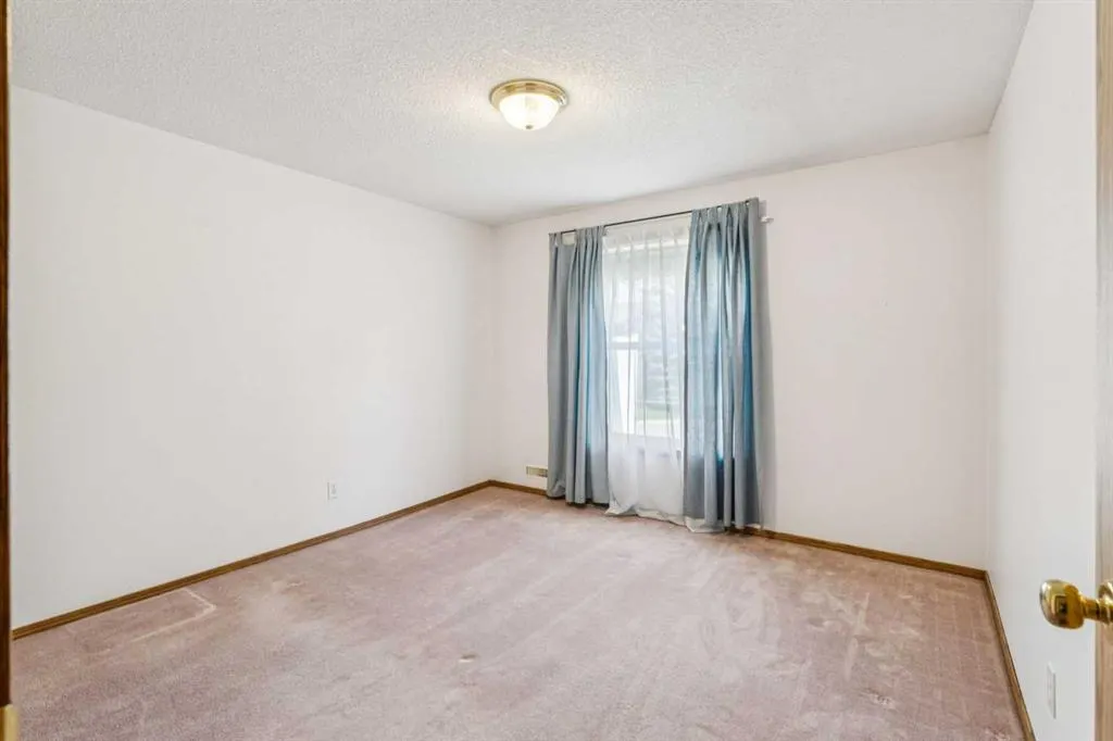 38 Somervale Point SW