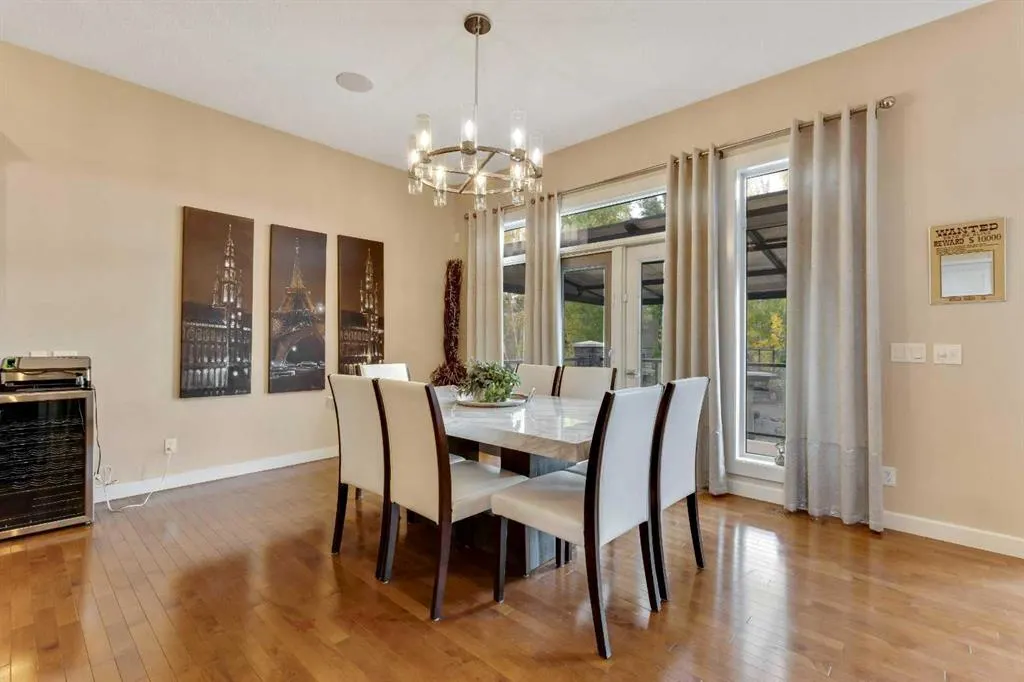 200 Cranleigh Terrace SE