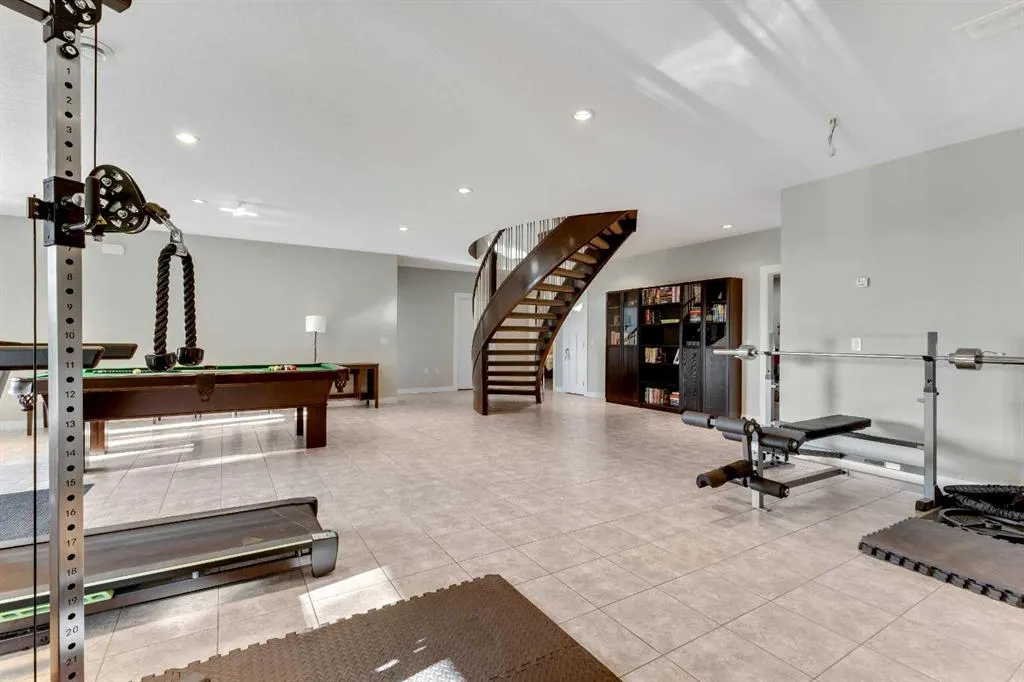 200 Cranleigh Terrace SE