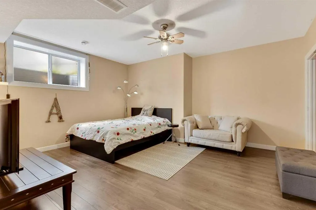 200 Cranleigh Terrace SE