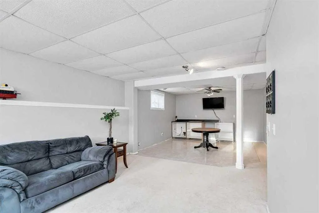 143 Breukel Crescent