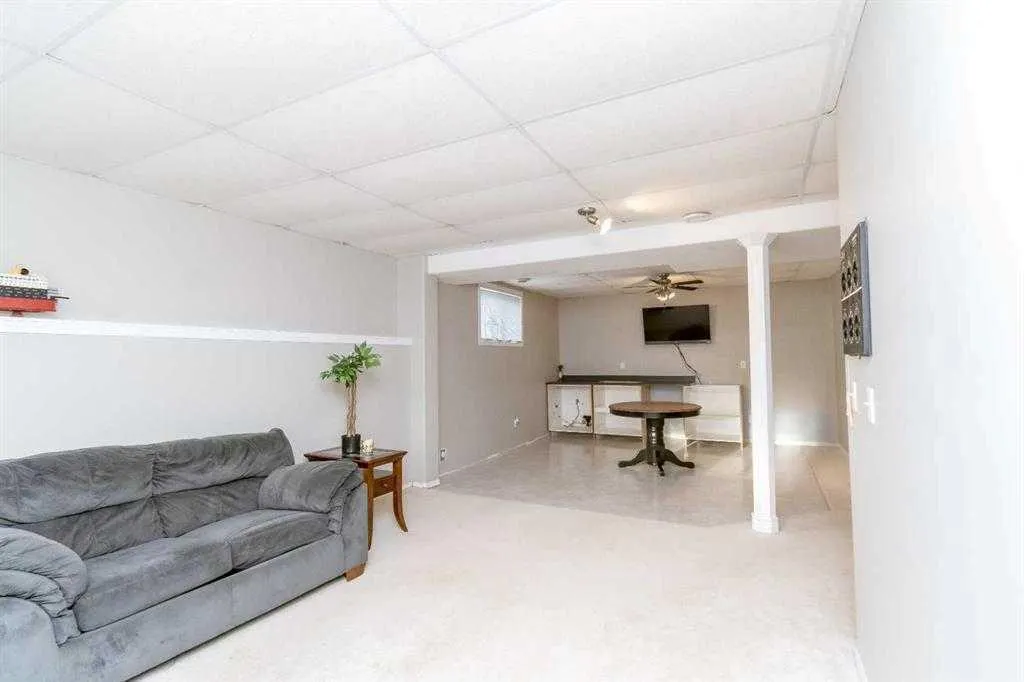 143 Breukel Crescent