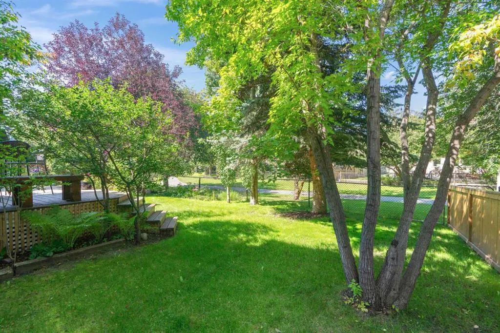 2115 Douglasbank Crescent SE