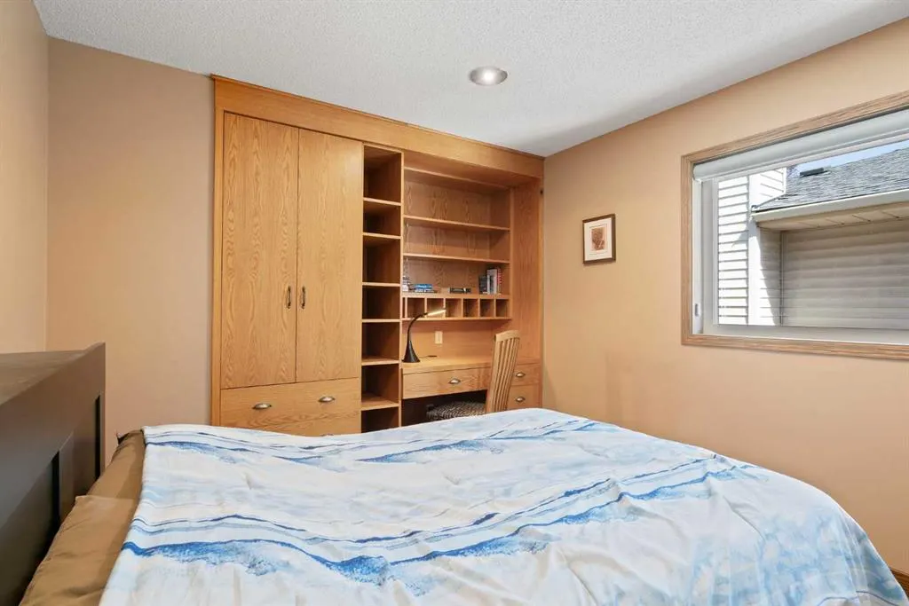 2115 Douglasbank Crescent SE
