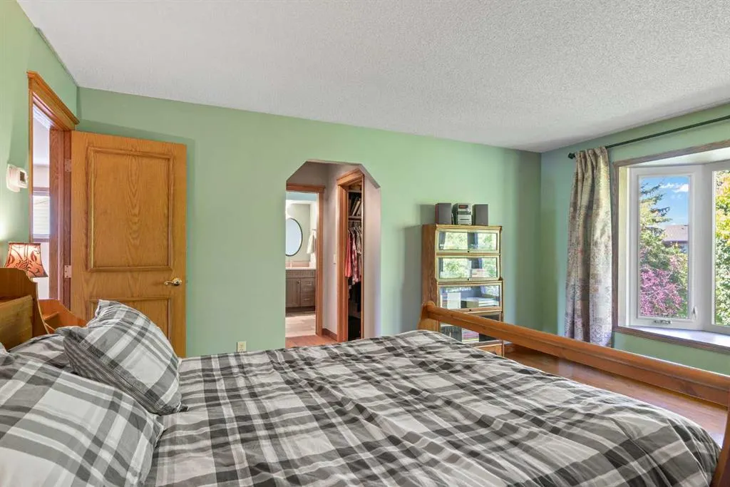 2115 Douglasbank Crescent SE