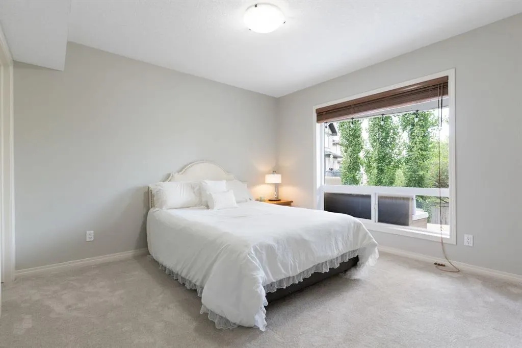 46 Crestbrook Hill SW