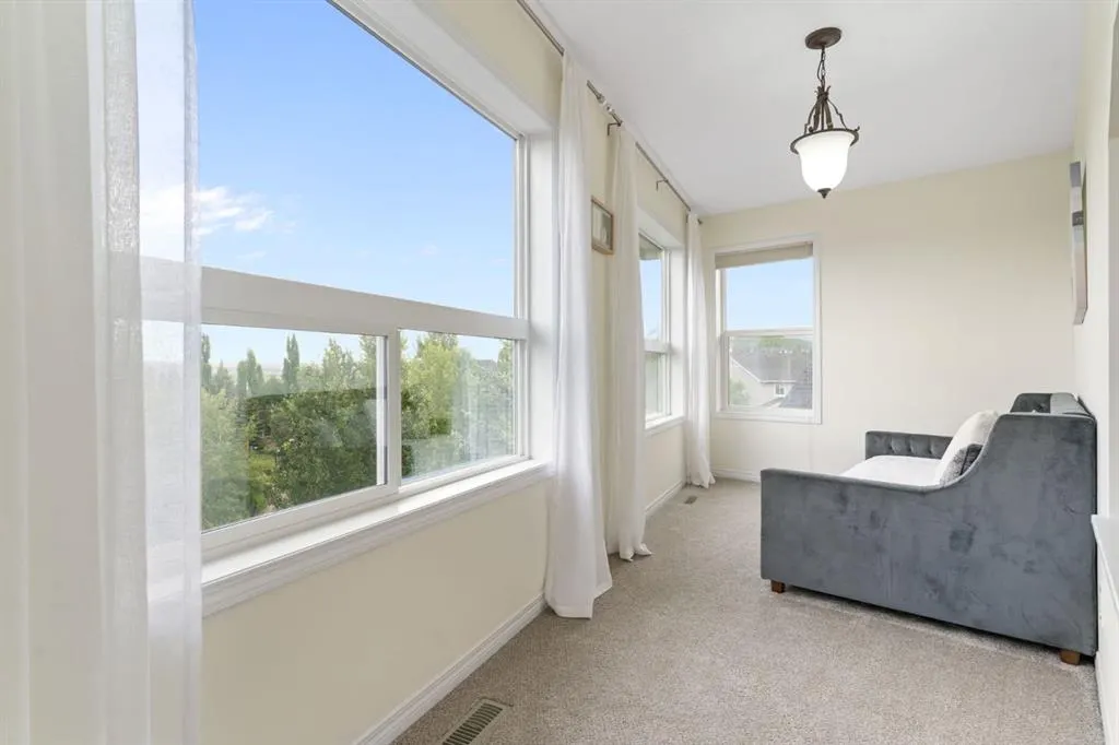 46 Crestbrook Hill SW