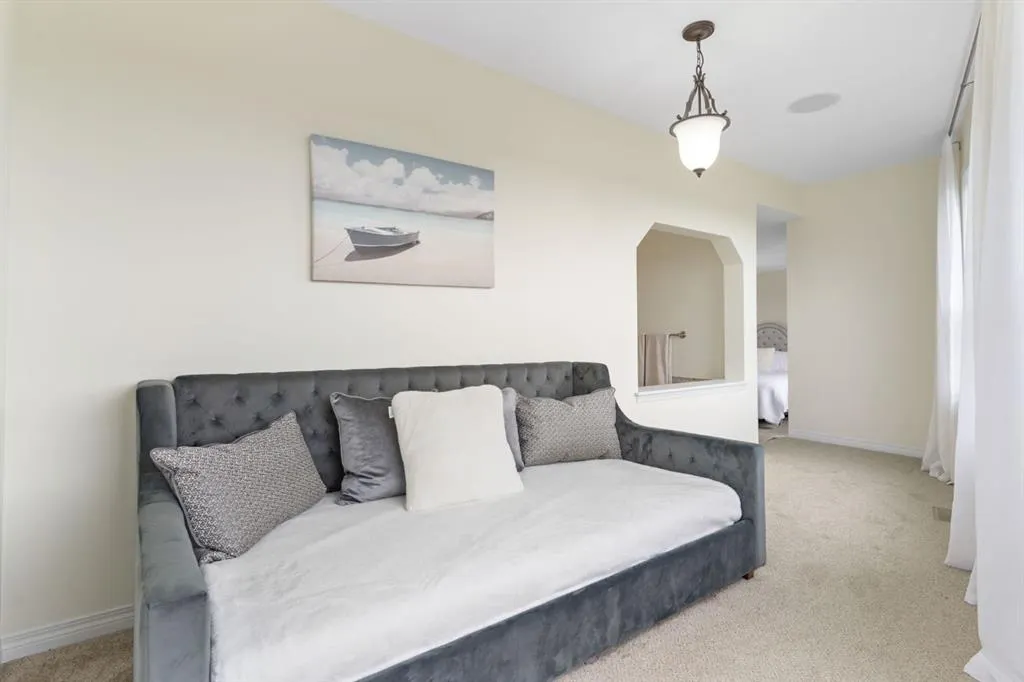 46 Crestbrook Hill SW
