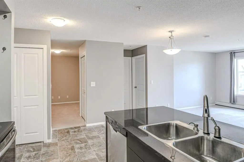 195 Kincora  Glen Road NW, #221